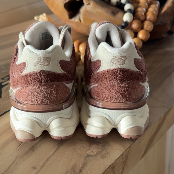 New Balance 9060 Sneakers - Picture 10 of 12